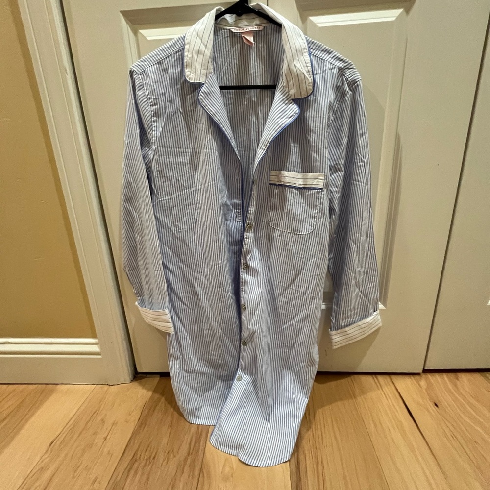 Victoria secret size XS night gown